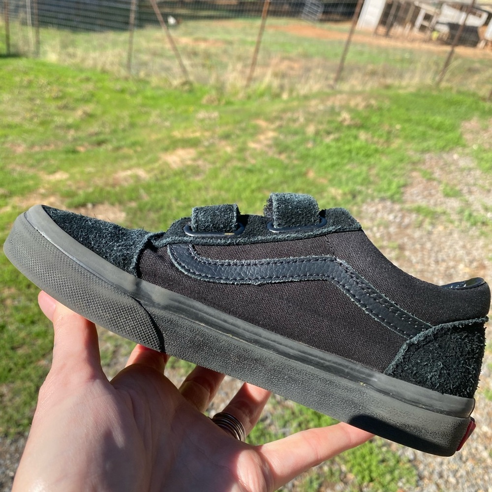 Little boy Velcro vans. Size 3 (ages 6-8)